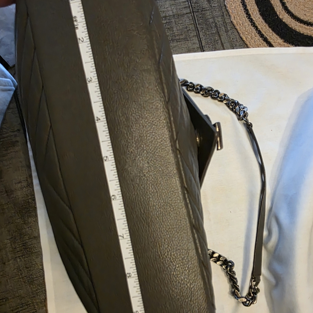 Saint Laurent Grey Quilted Leather Shoulder Bag with Chain and YSL Charm - Picture 6 of 16